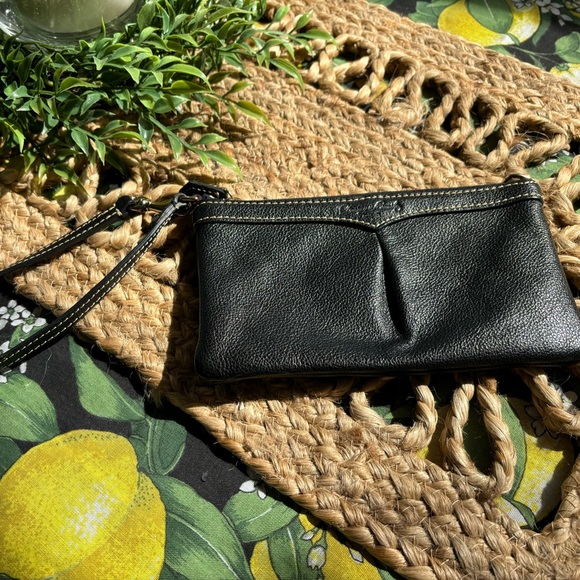 Dooney & Bourke Handbags - Dooney & Bourke Black Calf Leather Convertible Pleated Wristlet  Two Way Strap